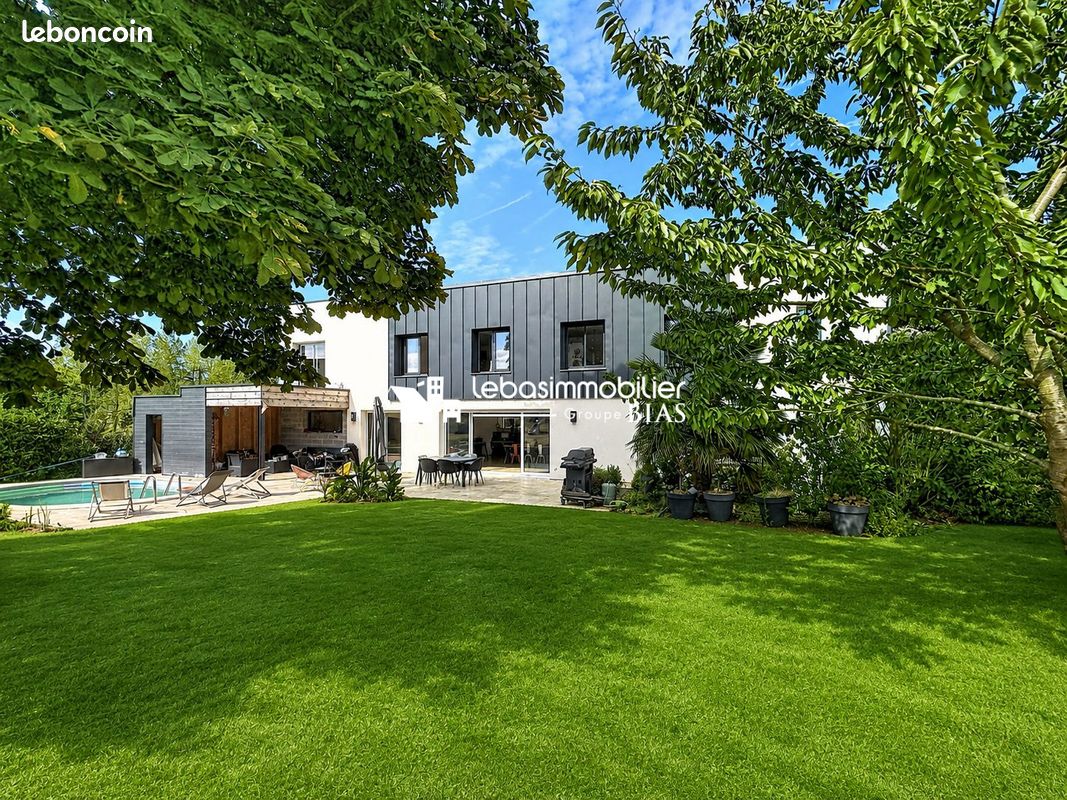 Maison 8 pièces 246 m² · à Yvetot · 246 m² · 579 000 €