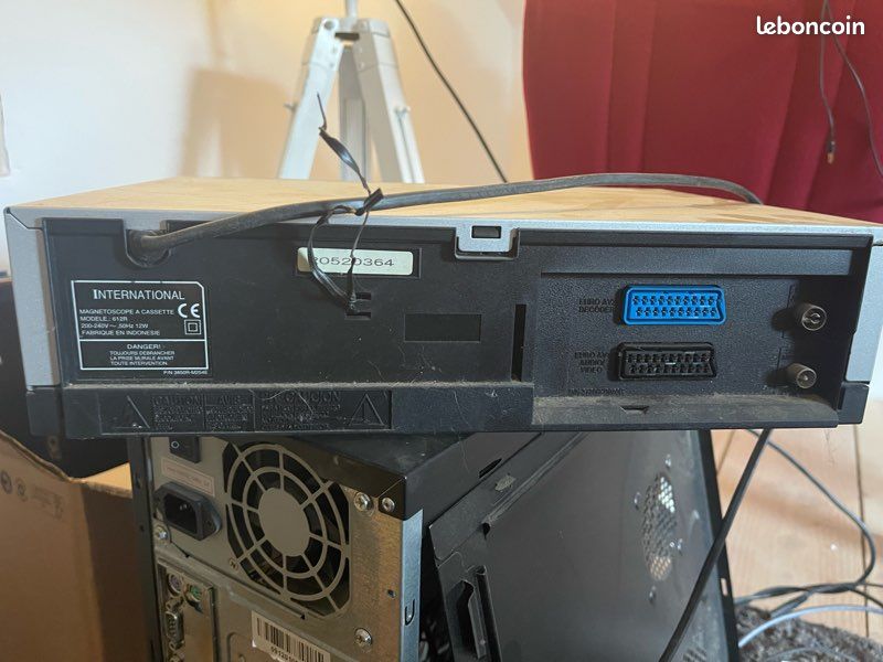 Magnétoscope VHS International 612R - 6 Têtes, PAL SECAM, Avec Télécommande, Fonctionnel