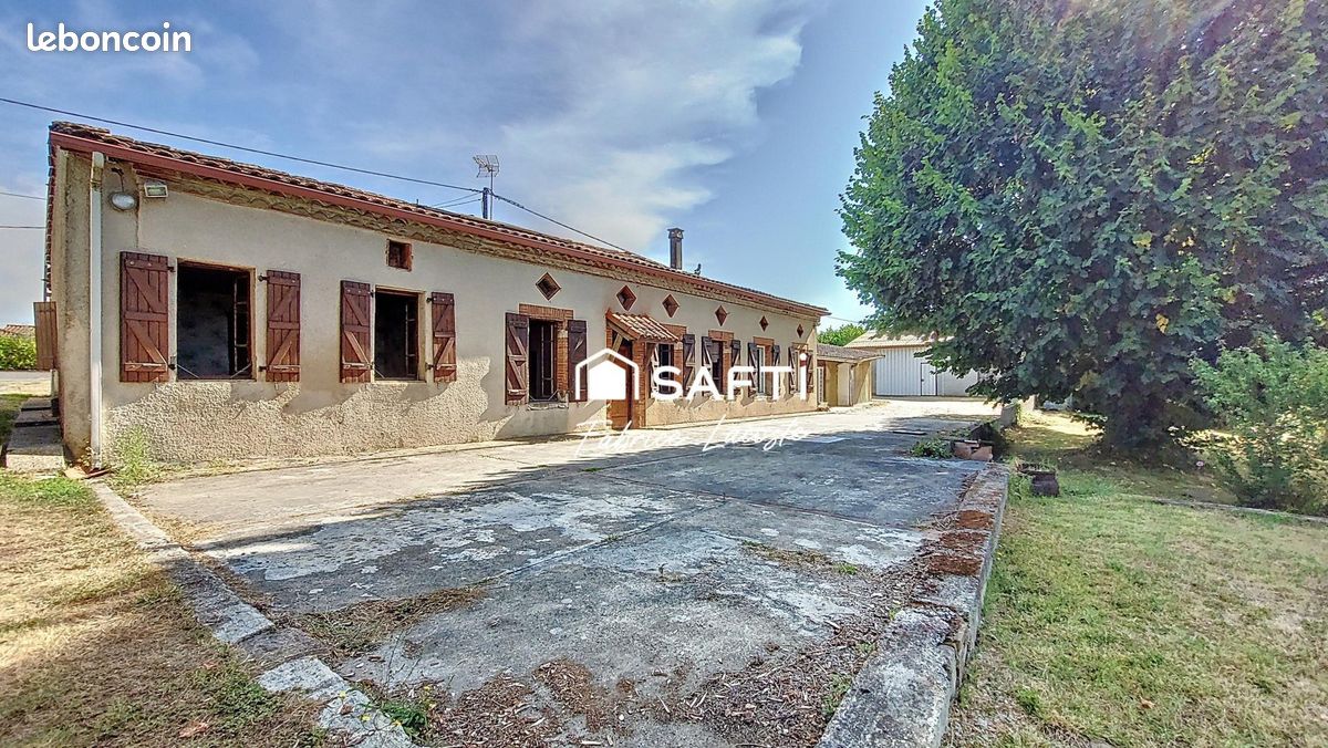 Maison 9 pièces 159 m² · à Carbonne · 159 m² · 255 000 €