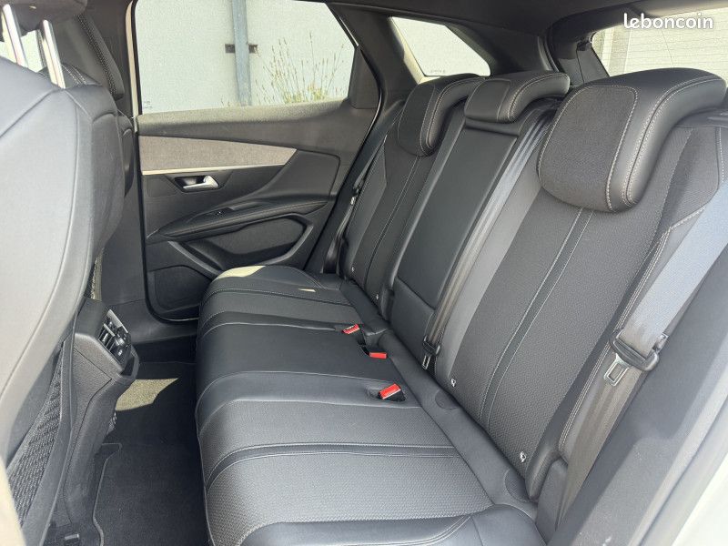 Peugeot 3008 1.5 BLUEHDI 130 CH S&S GT EAT8 (image 11)