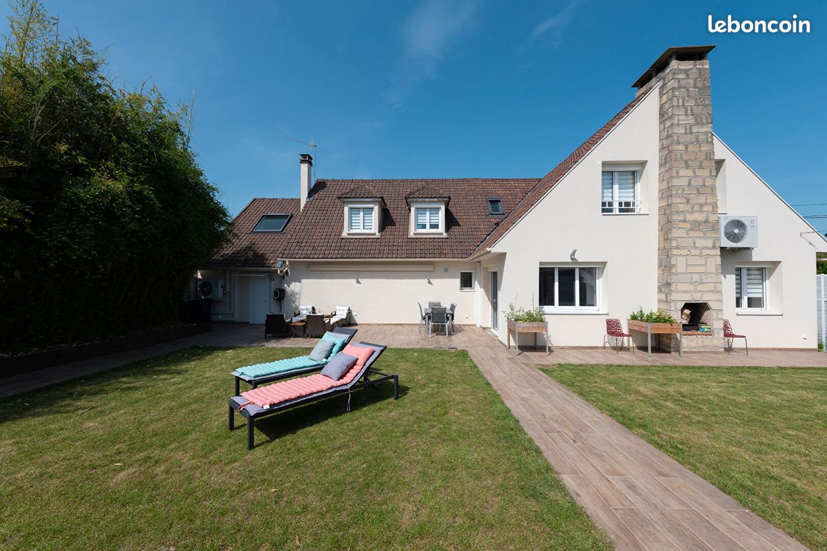Maison 9 pièces 217 m² · à Chelles · 217 m² · 885 000 €