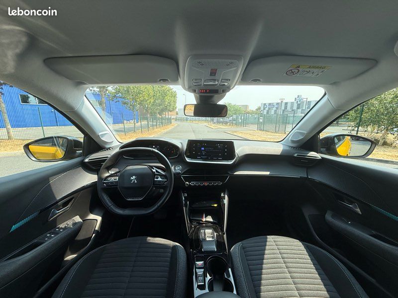 PEUGEOT 208 II 5 Portes e-208 136ch « STYLE » (image 11)