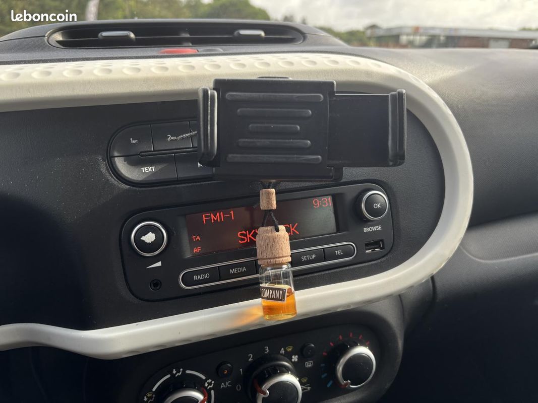 RENAULT TWINGO 1.0 Sce - 75 III BERLINE Zen PHASE 2 (image 19)