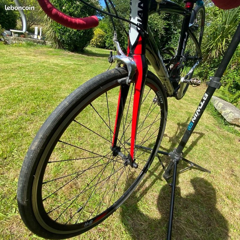 Velo de route giant defy (image 1)