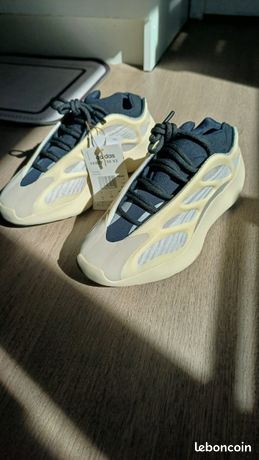Yeezy 700 v3 d'occasion - Chaussures - leboncoin