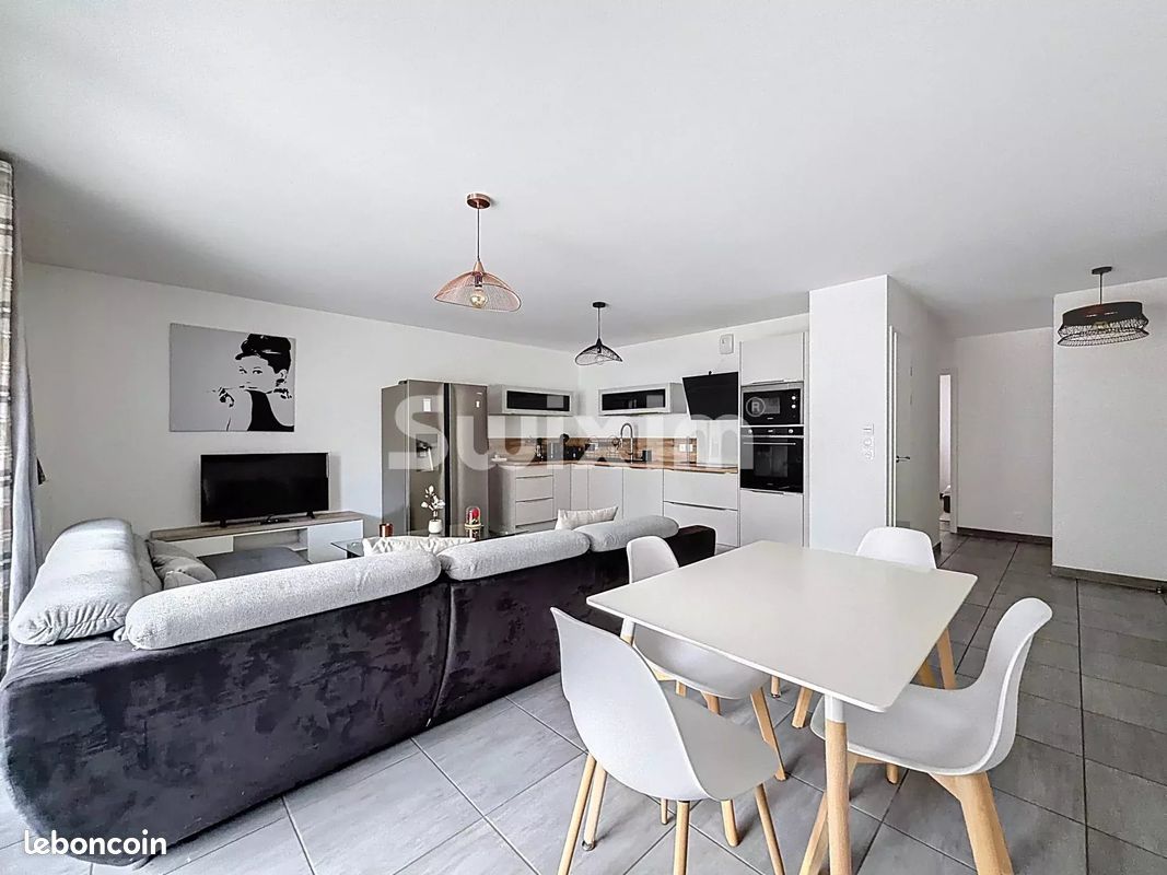 Appartement 3 pièces 69 m² · à Ferney-Voltaire · 69 m² · 2 200 €