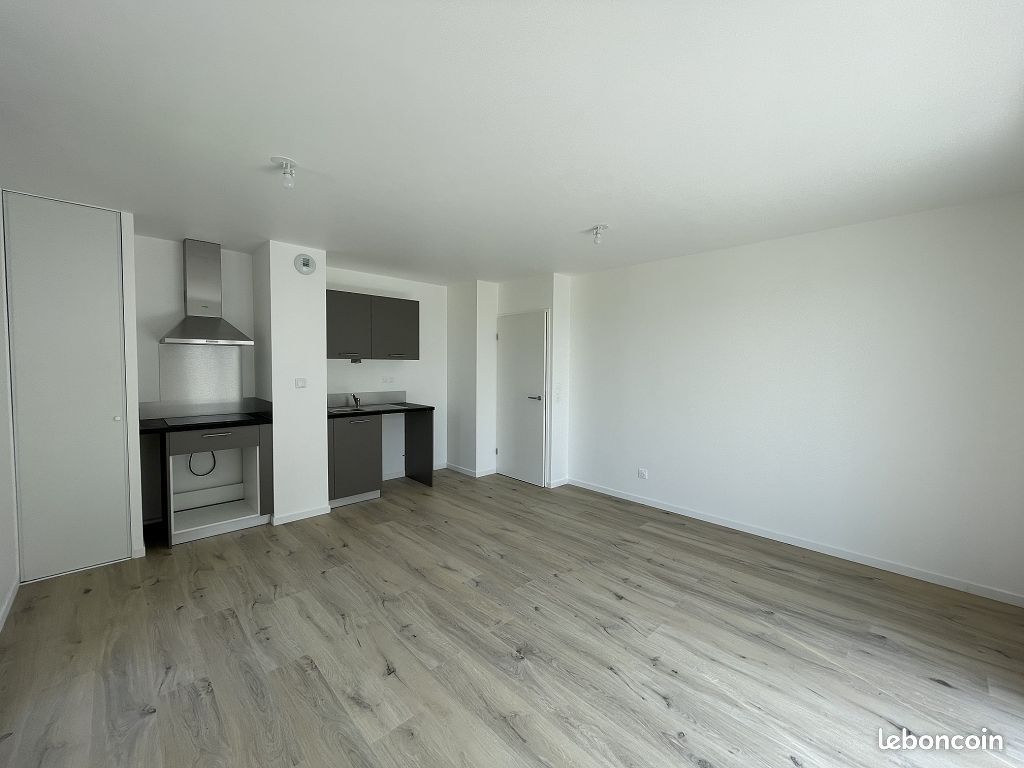 Appartement 3 pièces 58 m² · à Carpiquet · 58 m² · 712 €