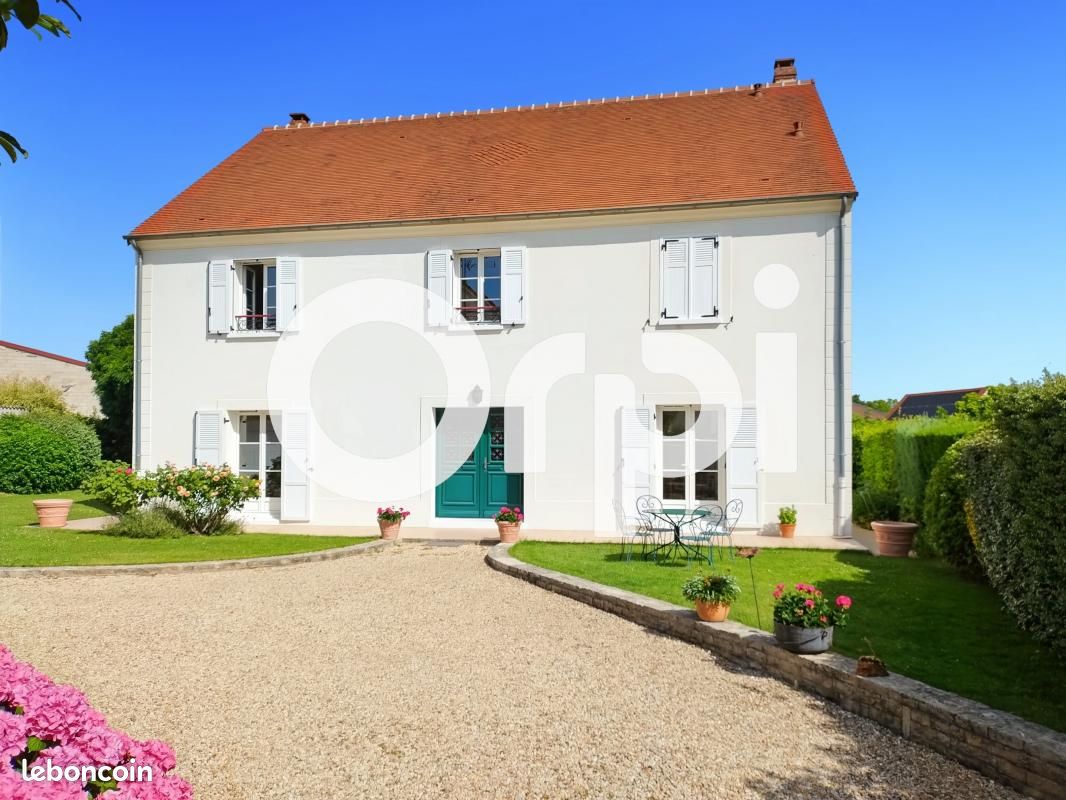 Maison 8 pièces 280 m² · à Saint-Soupplets · 280 m² · 599 000 €