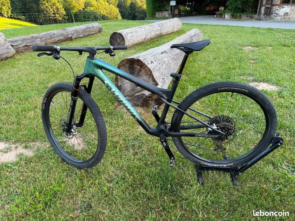 Specialized S-Works Epic World Cup – vélo de course haut de gamme (image 1)