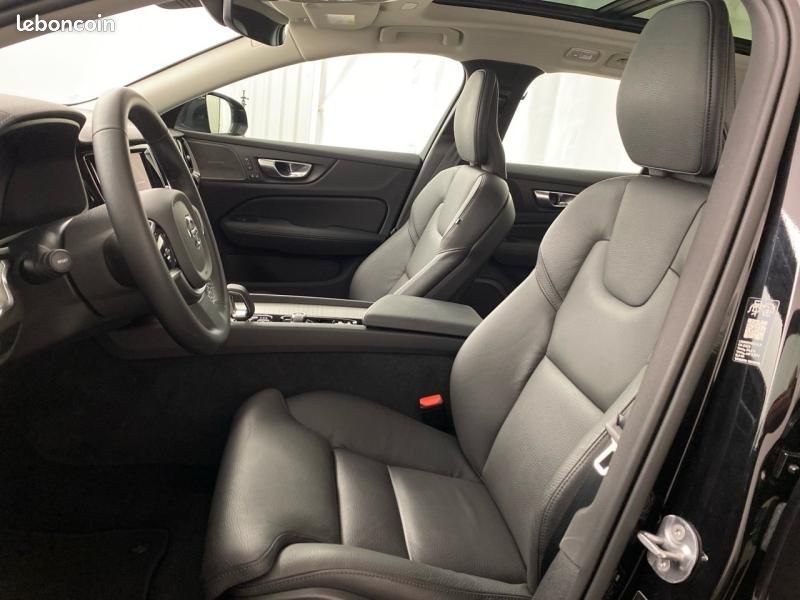 Volvo V60 B4 197ch Ultra Style Dark DCT 7 (image 9)