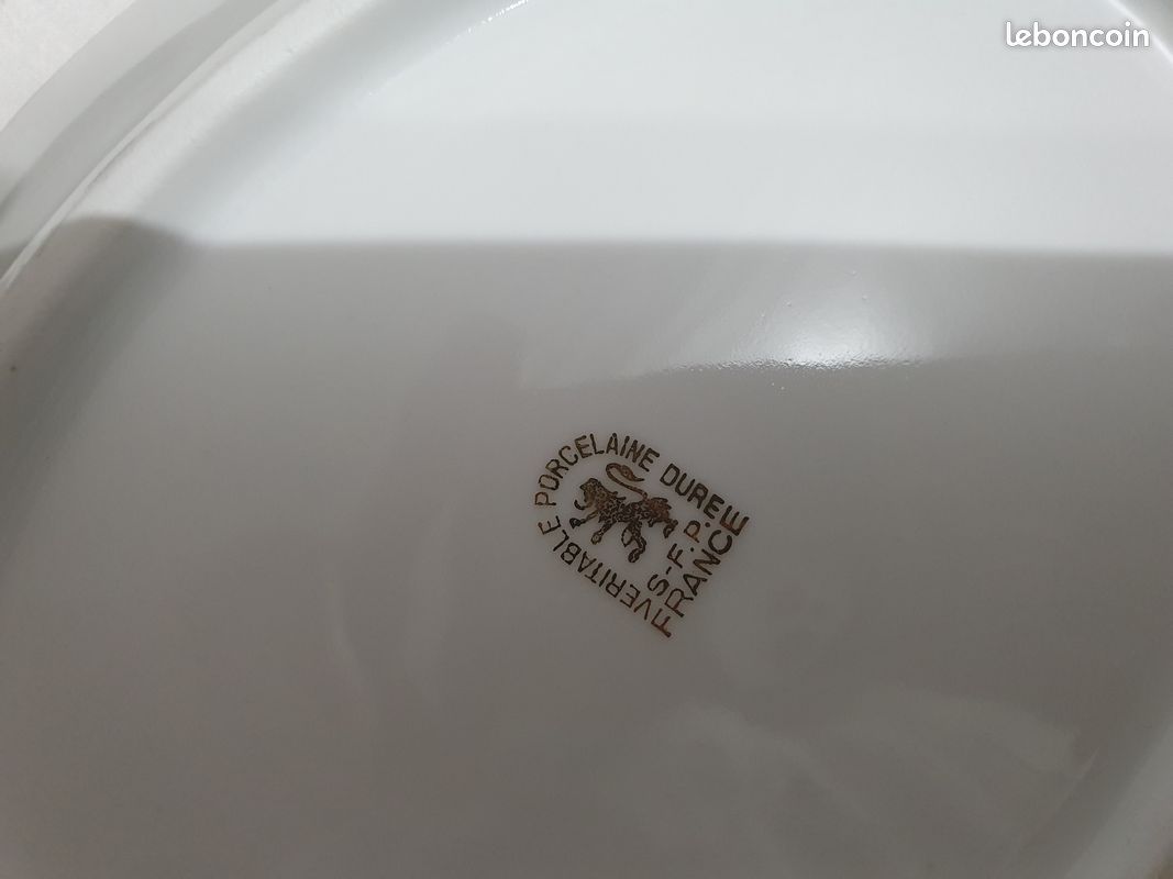 Lot vaisselle ancienne Porcelaine de Limoges – Assiettes, plats et saucière pas d'envoi (image 4)