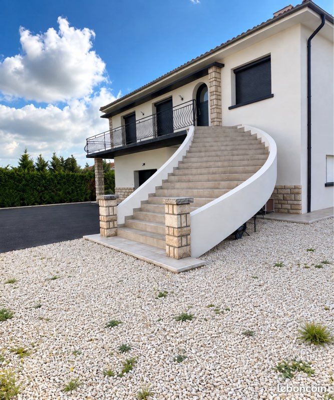 Maison 7 pièces 200 m² · à Saint-Just-Saint-Rambert · 200 m² · 420 000 €