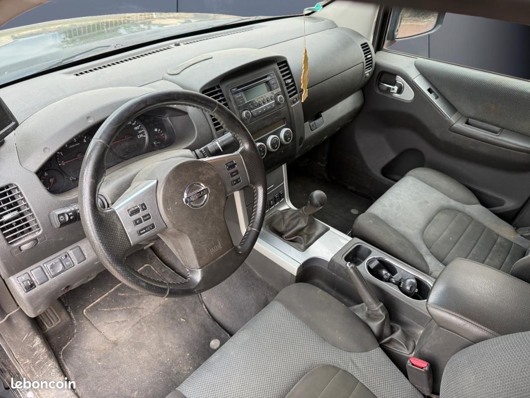 Nissan Navara TVA récupérable 15992 HT /TVA recupérable 15992HT/4 Pneus Neuf/ Attelage/ (image 9)