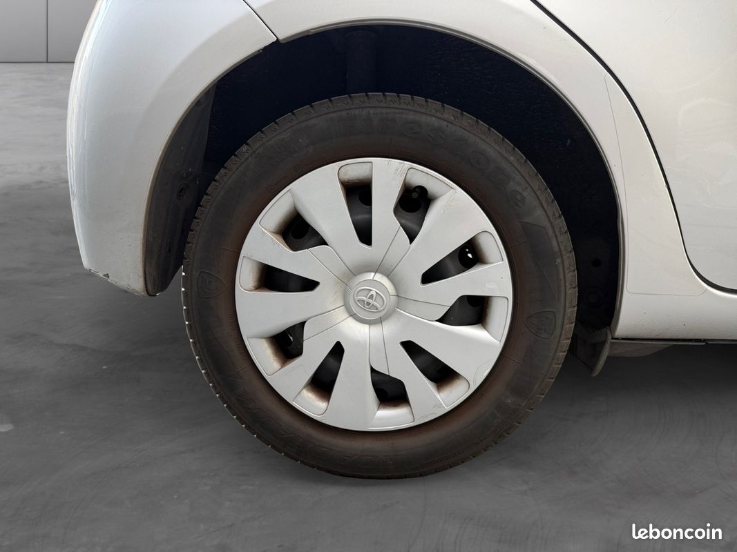 TOYOTA YARIS Hybride 100 ch Dynamic Caméra De Recul Radar De Recul Ouverture Fermeture sans clé Keyless GPS Boîte Auto Garantie 12 mois (image 22)