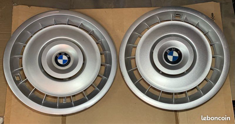 Bmw cache enjoliveur jante e32 e34 e36 2 cache centraux enjoliveurs 15 pouces 36.13-1 181 532 (image 1)