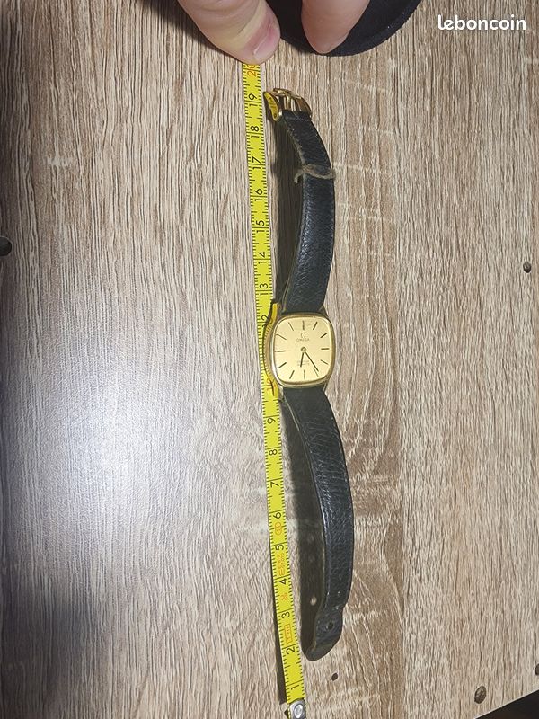 Omega De Ville Quartz vintage or 18k 750 boîtier coussin fonctionnelle (image 6)