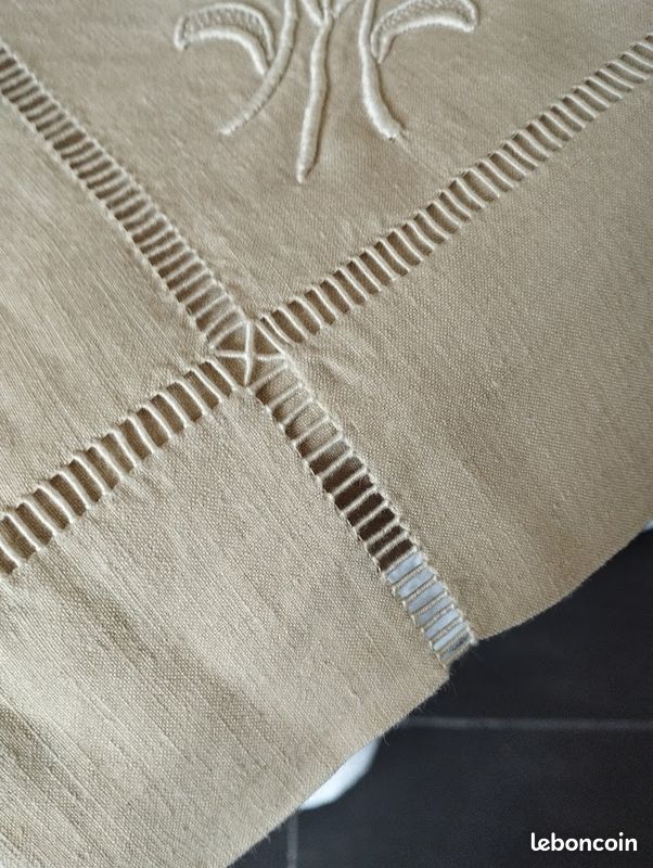 Drap ancien brodé main, pur lin, jamais utilisé (image 3)
