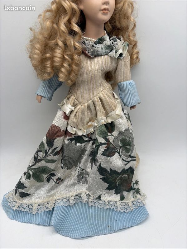Poupée Ancienne Porcelaine Signée 85090A Cheveux Blonds Costume - Jeux & Jouets