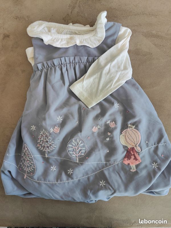 Robe +t-shirt (image 1)