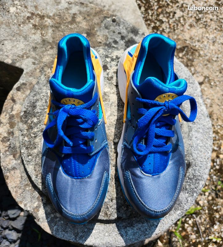 Basket Nike Huarache Junior multicolore T39- Bon état Chaussures