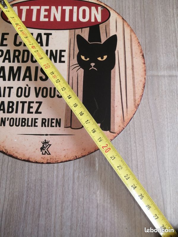 Plaque humour Attention Chat tigré gris façon cartoon Panneau portail