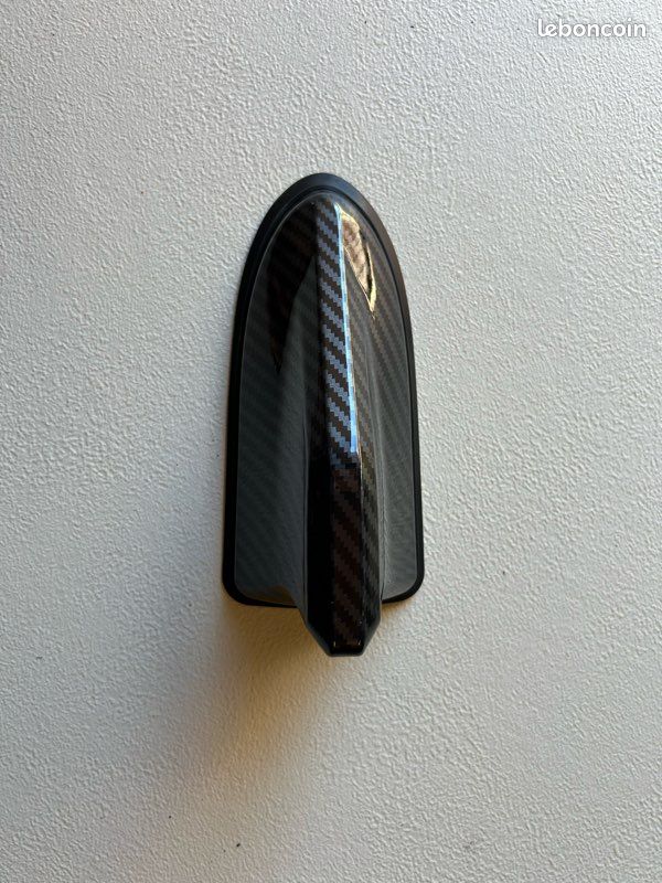 Antenne de toit imitation carbone (image 2)