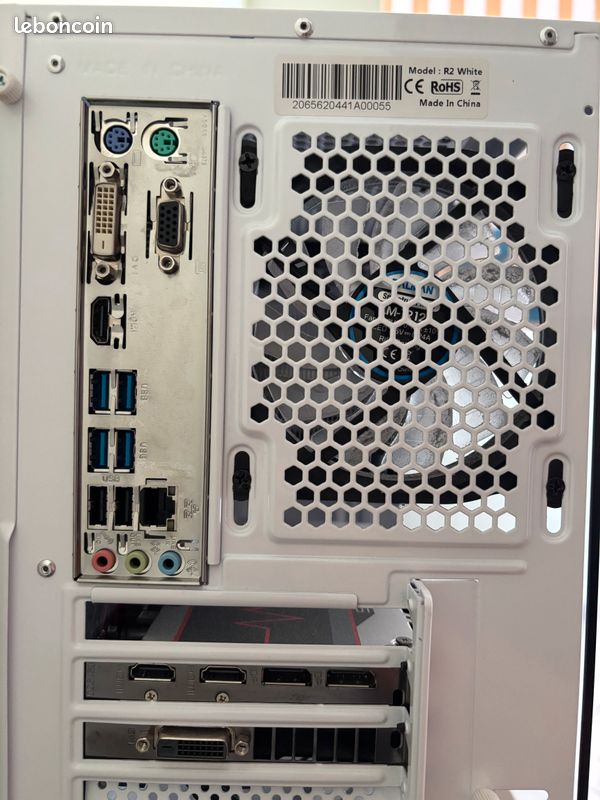 Unité centrale (Processeur AMD RYZEN 2700X, WITH WRAITH PRISM