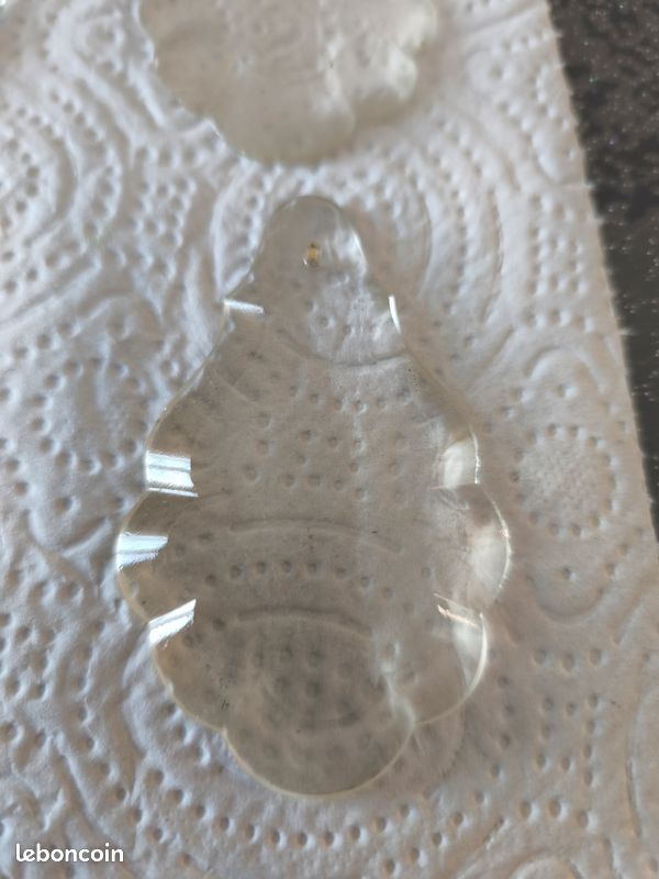 Pampille ancienne en verre (image 2)