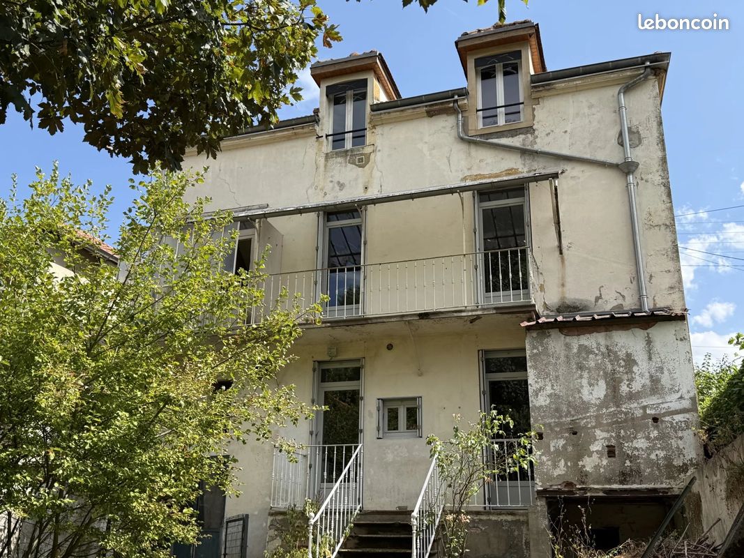 Maison 6 pièces 126 m² · à Charlieu · 126 m² · 185 000 €