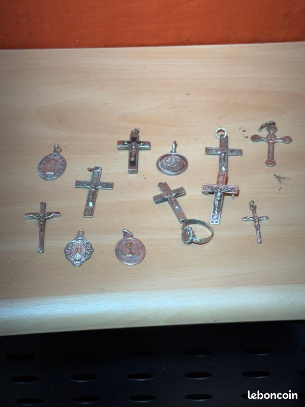 Lot d'anciennes médailles / pendentifs, N ancre D