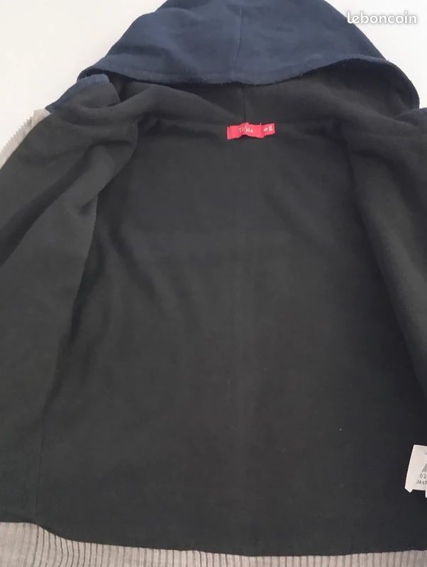 Gilet à capuche (image 3)