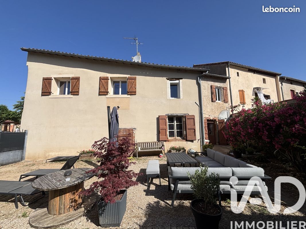 Maison 4 pièces 202 m² · à Lagrave · 202 m² · 199 000 €