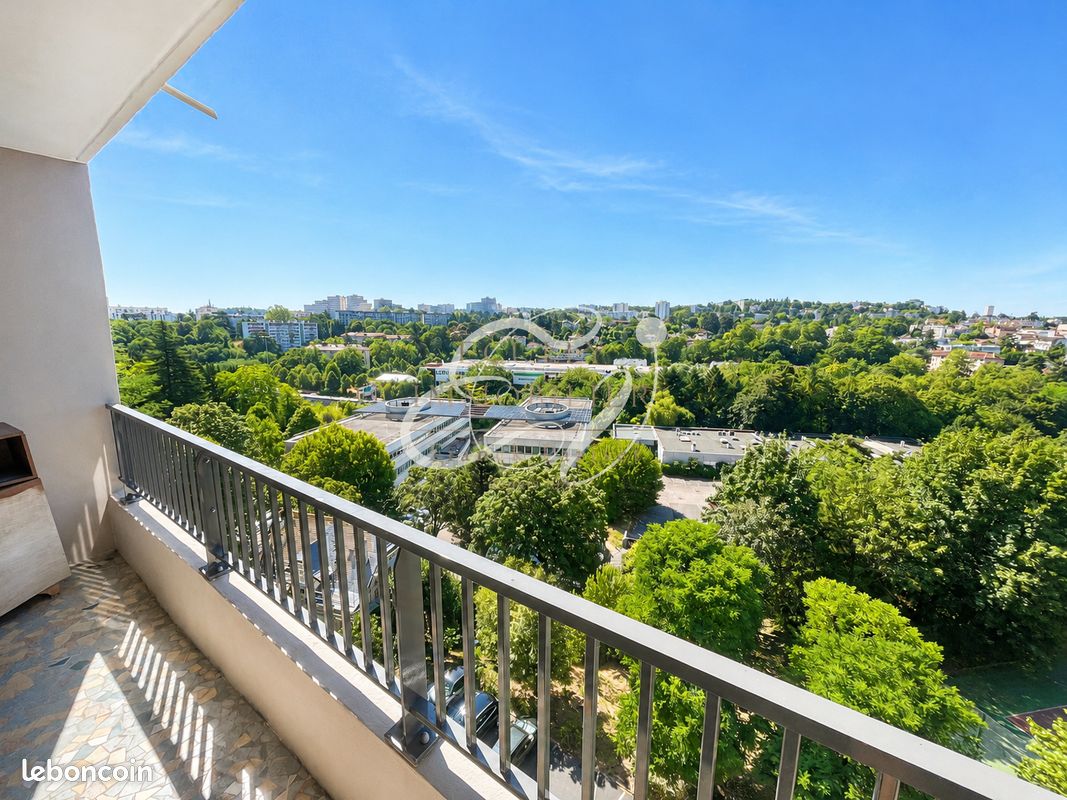 Appartement 3 pièces 67 m² · à Écully · 67 m² · 180 000 €