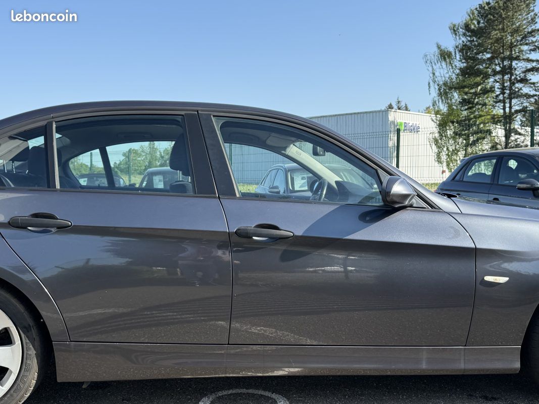 BMW Série 3 V (E90) 320i 150ch Sport Garantie 6 Mois (image 15)