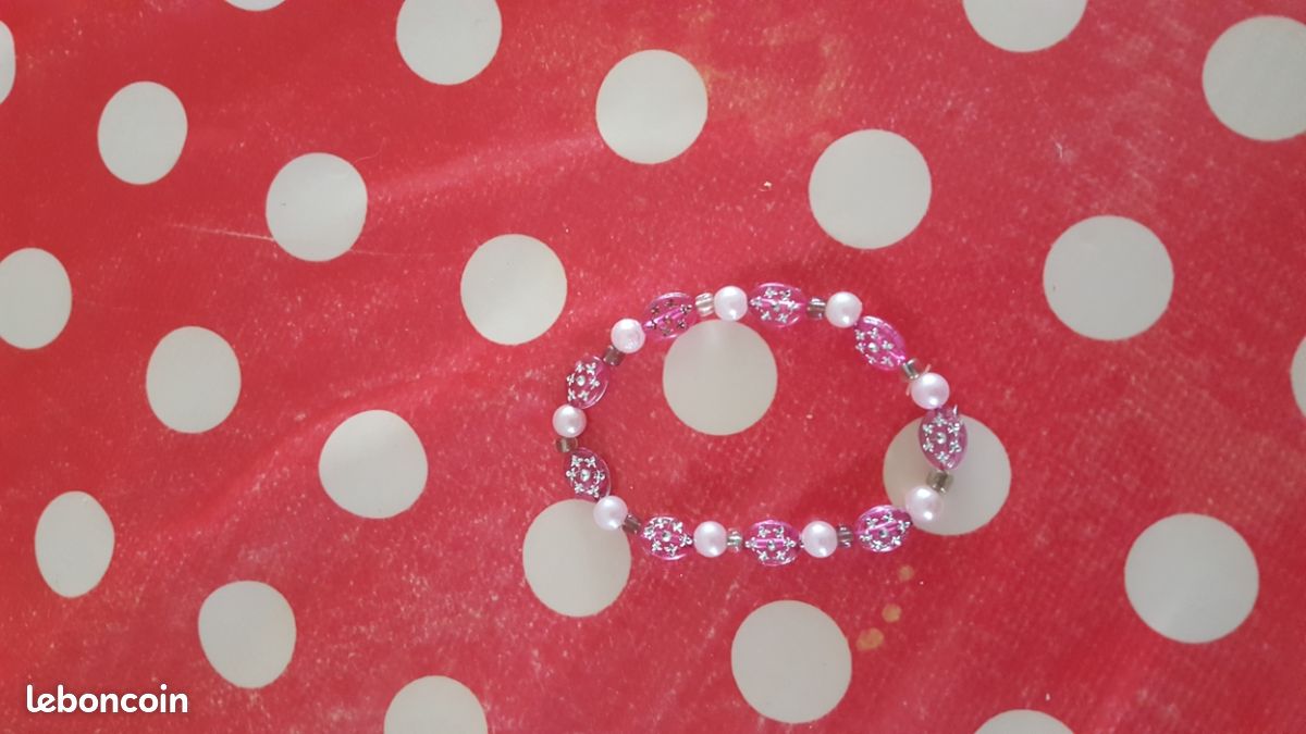 Bracelet (image 1)