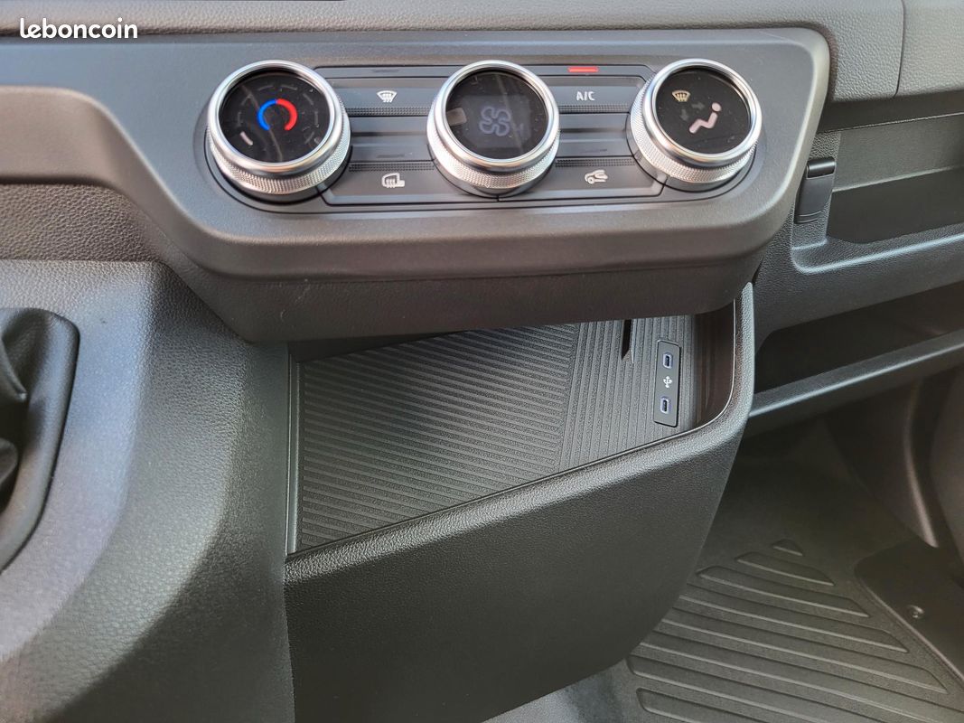 RENAULT MASTER L3H2 FOURGON 2.0Blue DCI 150 ADVANCE CABINE APPROFONDIE FIXE 07 PLACES NEUF avec HABILLAGE BOIS COMPLET + CAMÉRA + RADARS + PNEUS 4 SAISONS + ROUE DE SECOURS ( Prix de Vente 36 990 HT ) (image 10)