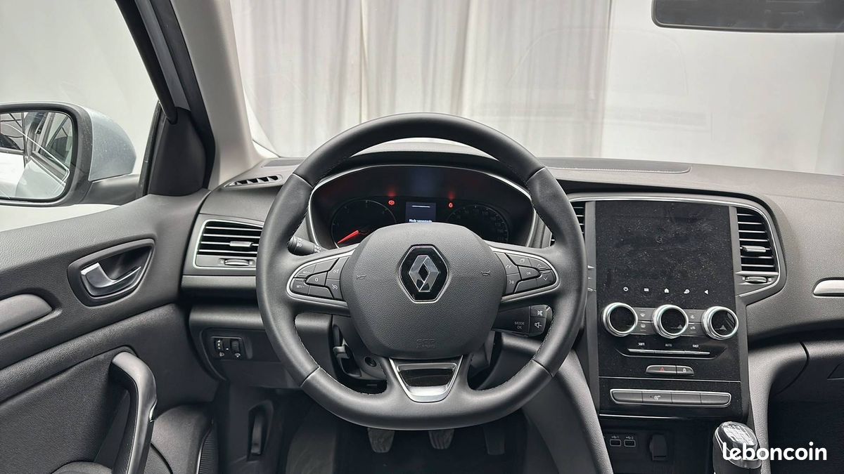 Renault megane iv berline blue dci 115 evolution (image 24)