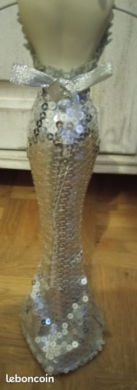 Buste pour bijoux avec strass (image 4)