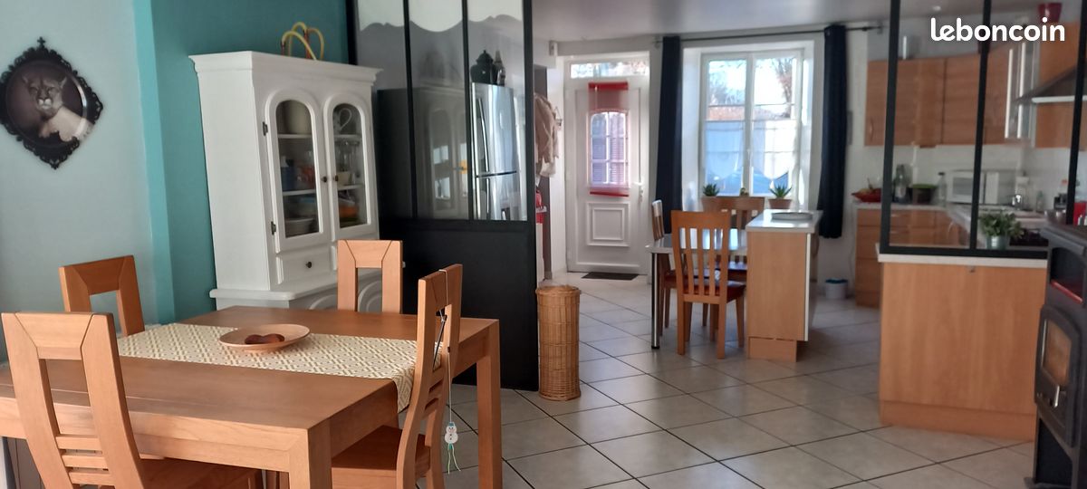 Maison 4 pièces 100 m² · à Villegusien-le-Lac · 100 m² · 650 €/mois
