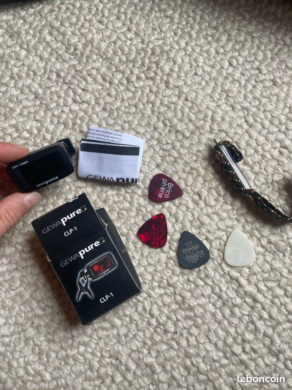 Ukulele + accessoires (image 10)