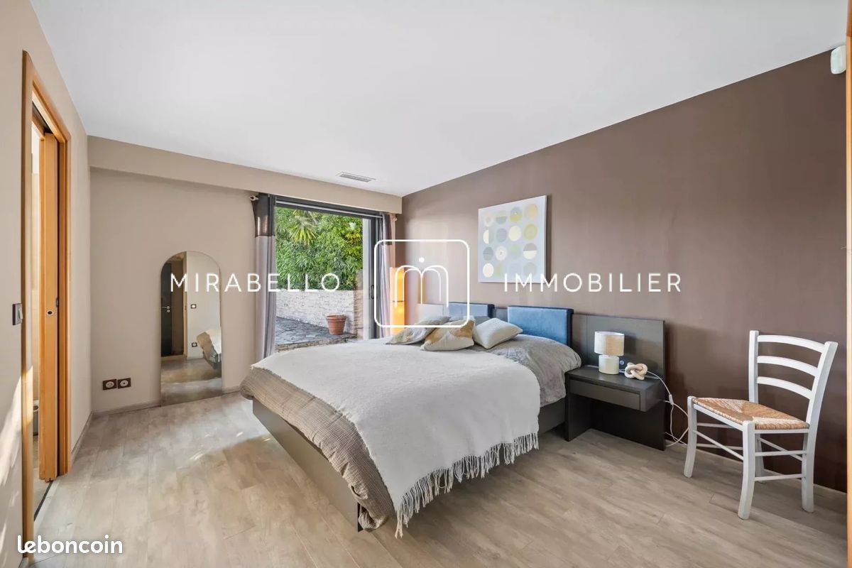 Maison 7 pièces 220 m² (image 12)
