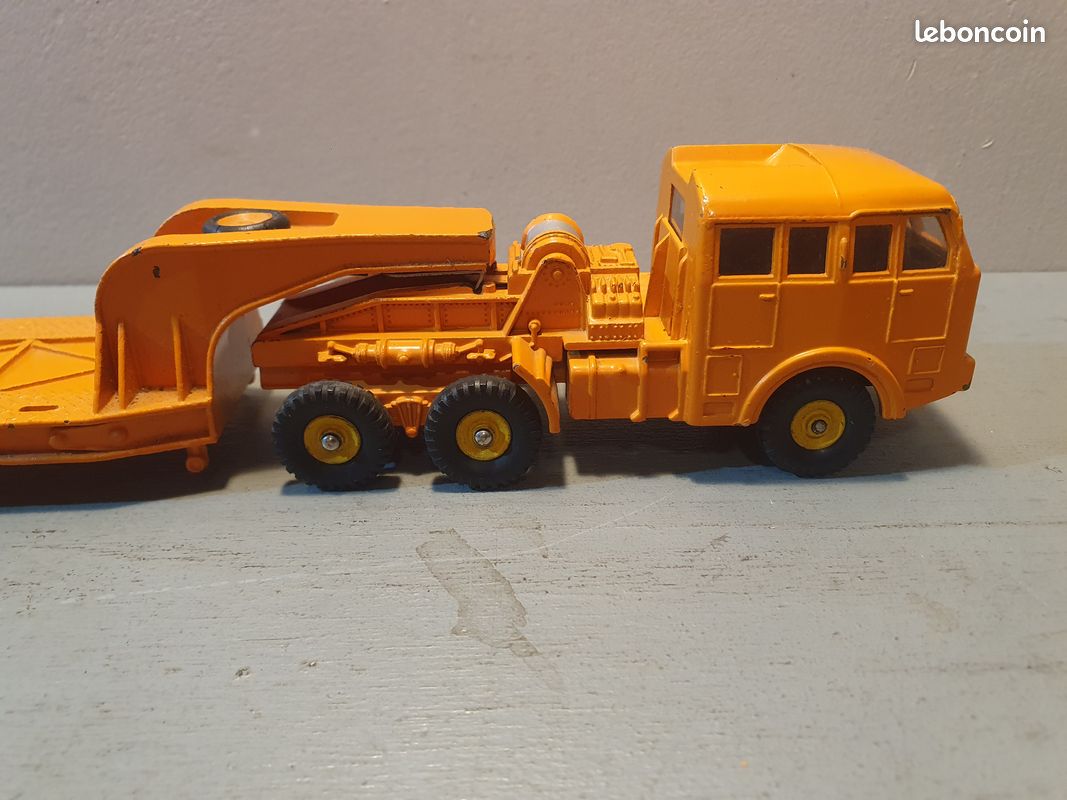 Dinky Toys Tracteur Berliet et remorque porte transformate