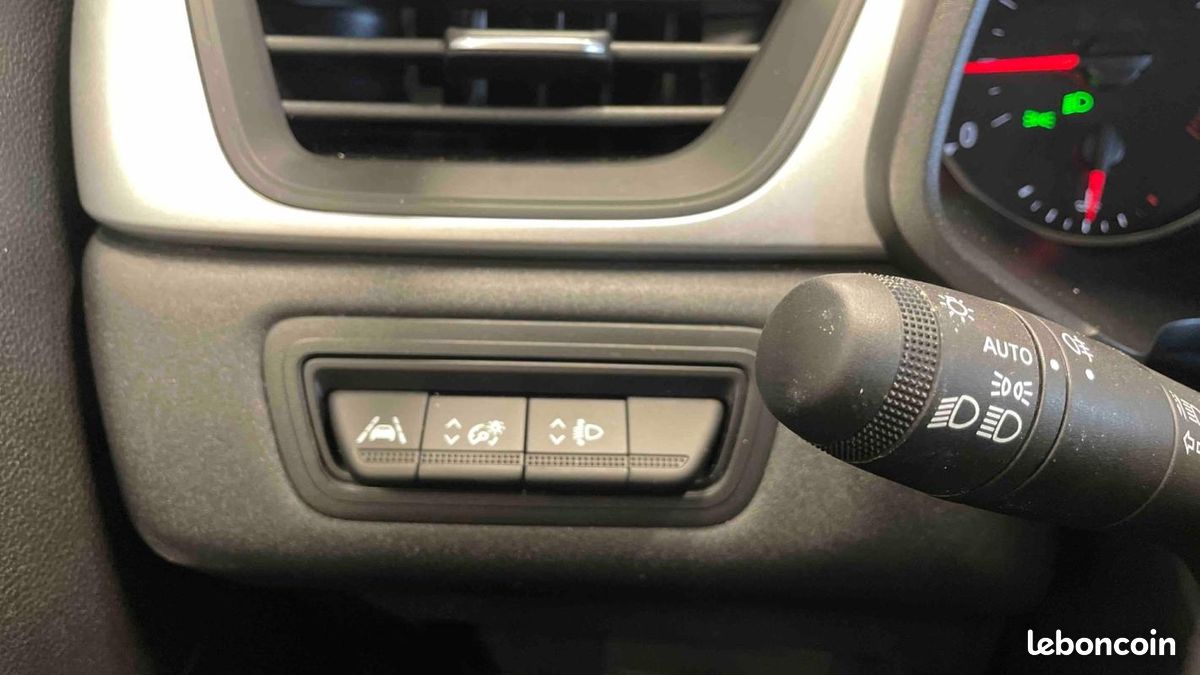Renault Captur 1.3 TCe 140ch FAP Business (image 21)
