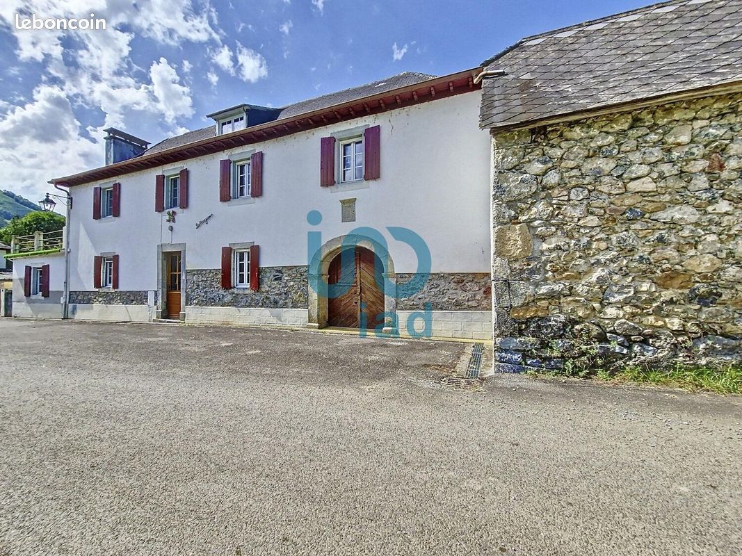 Maison 8 pièces 136 m² - Haux 64470 (image principale 0)