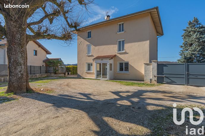 Maison 8 pièces 148 m²