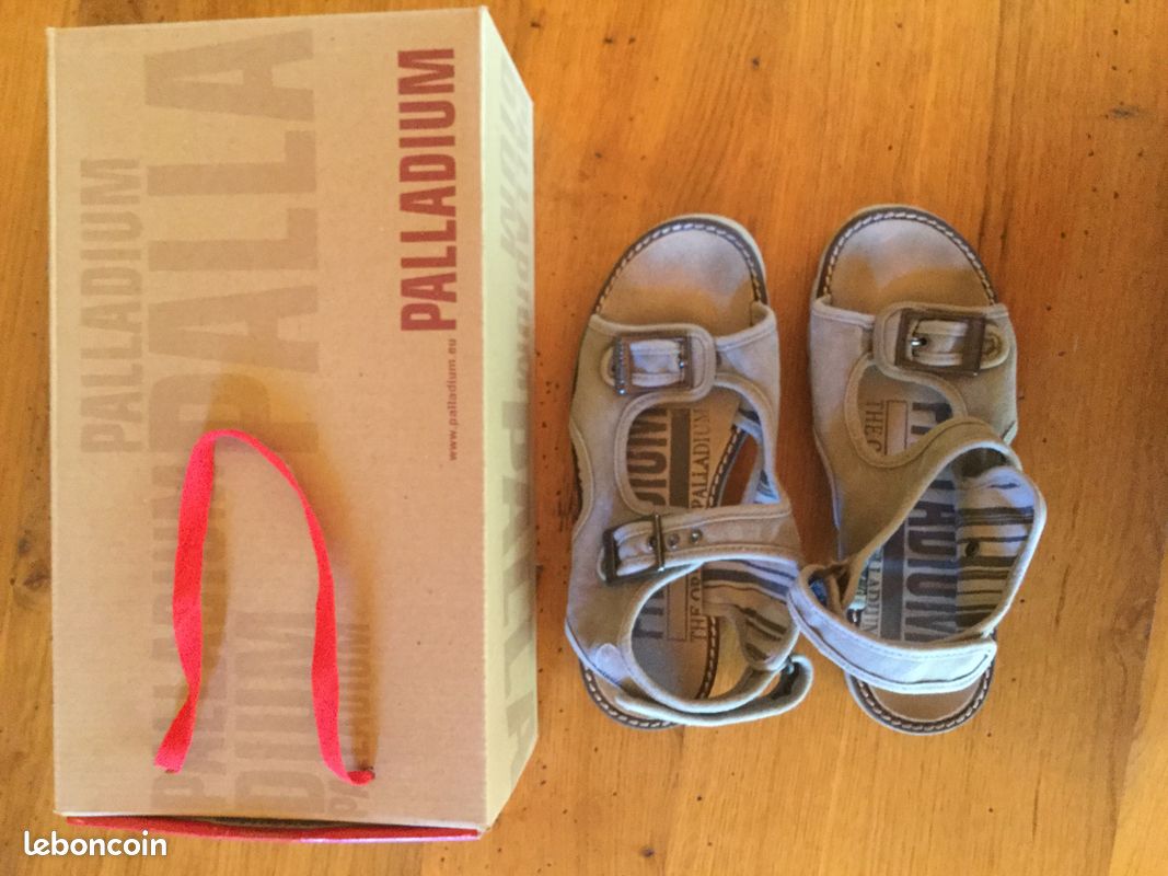 Sandales Palladium taille 35 (image 1)