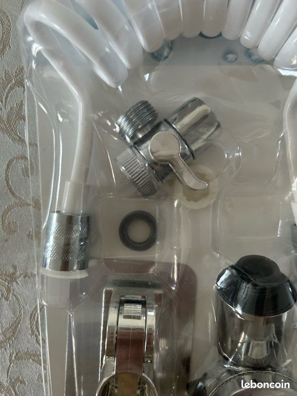 Douchette compatible différent robinets (image 3)