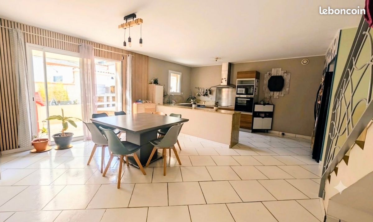 Maison 5 pièces 115 m² · à Saint-Mitre-les-Remparts · 115 m² · 467 000 €