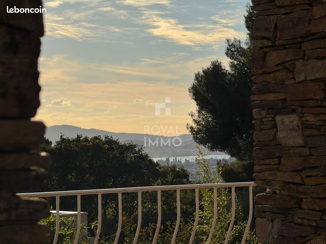 Maison 11 pièces 201 m² · à Toulon · 201 m² · 924 000 €