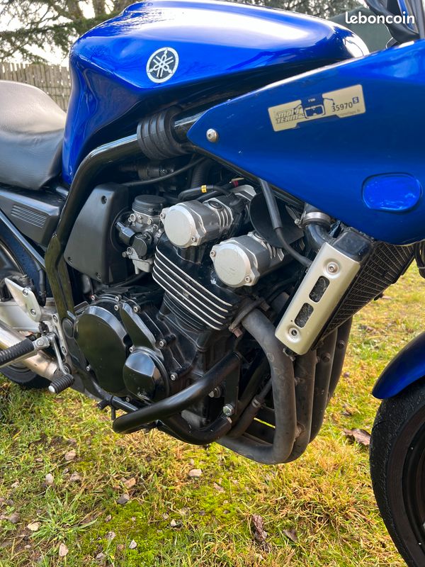 Yamaha Fazer piste (image 2)